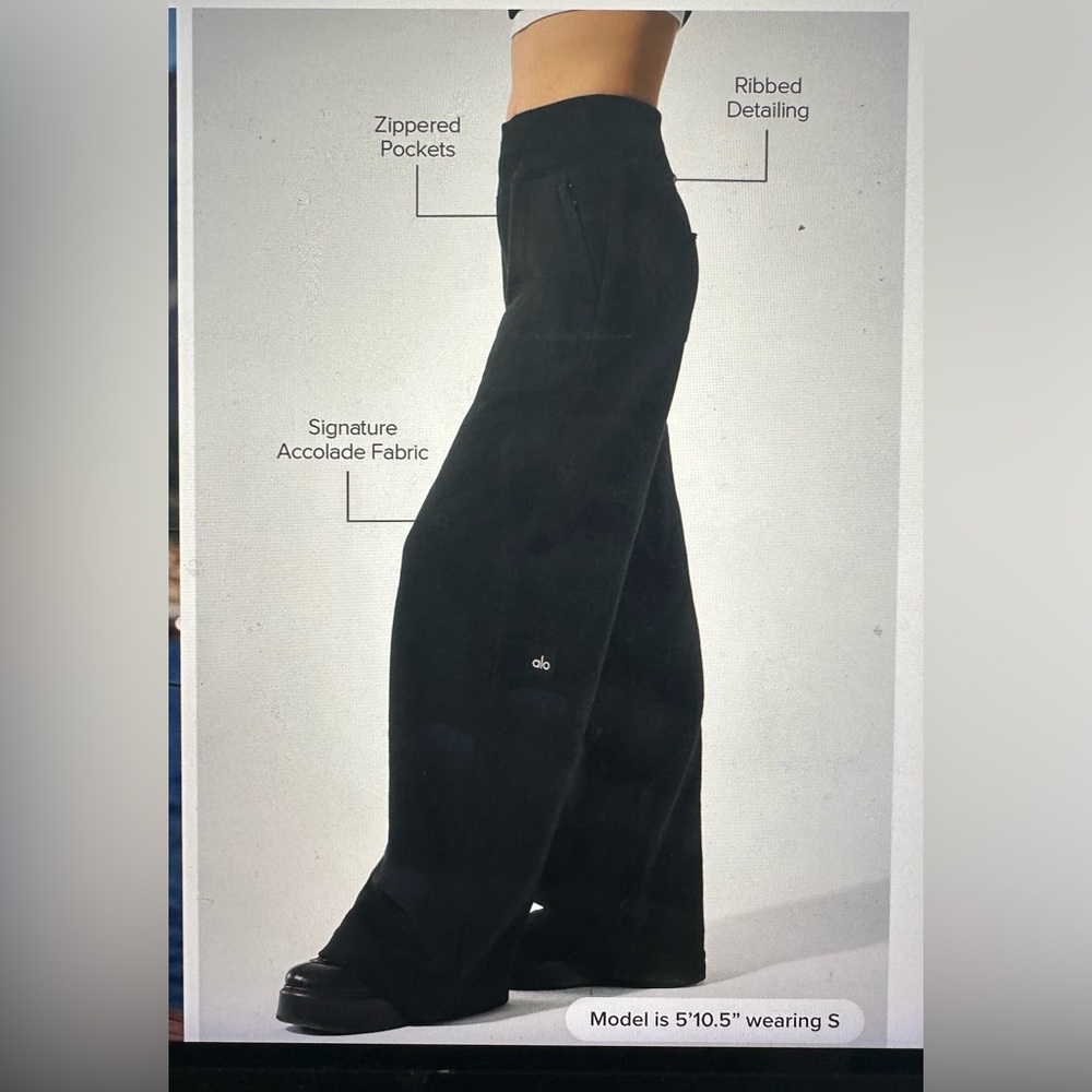 Alo Serenity black wide leg sweat pants